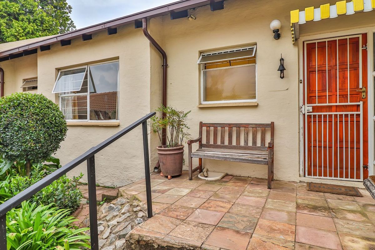 3 bedroom simplex - Photo 2