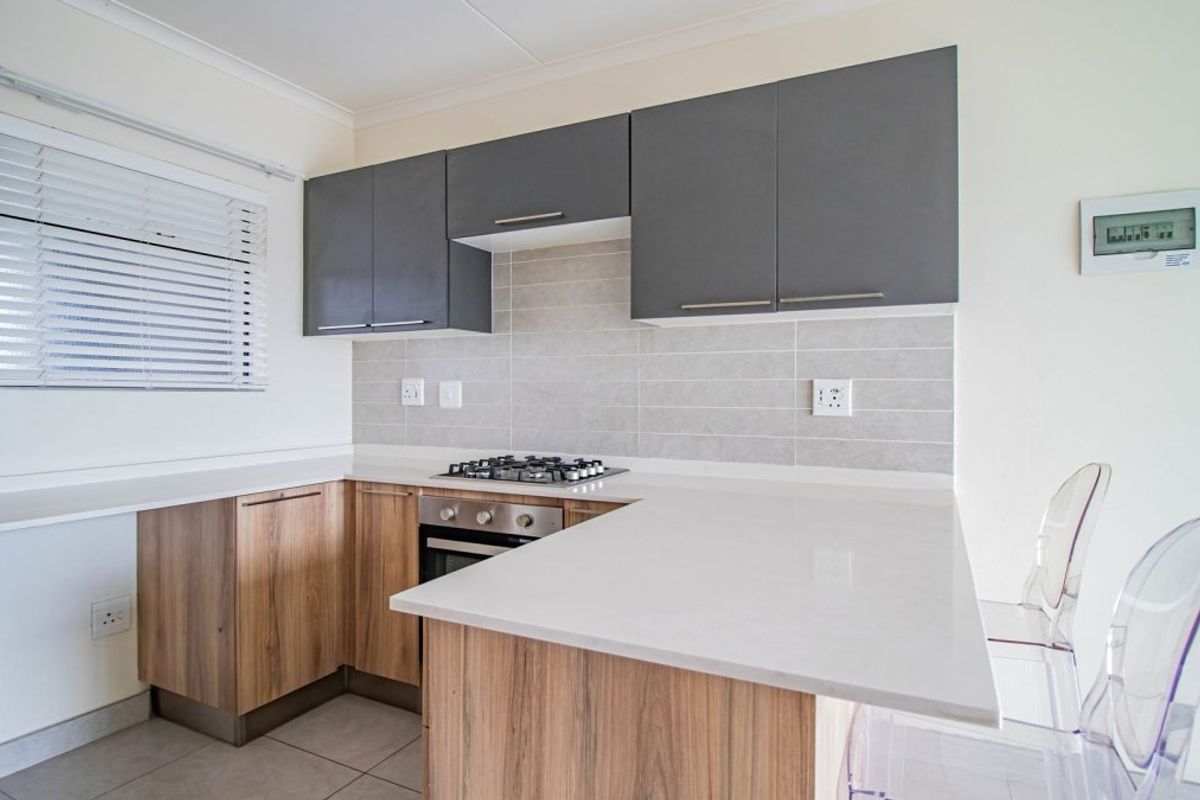 Modern 1-Bedroom Lock-Up-and-Go Apartment for Sale in Upmarket Modderfontein - Photo 4