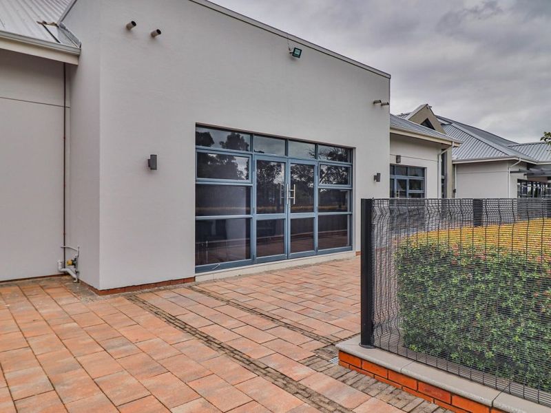 Modern 1-Bedroom Lock-Up-and-Go Apartment for Sale in Upmarket Modderfontein - Photo 8