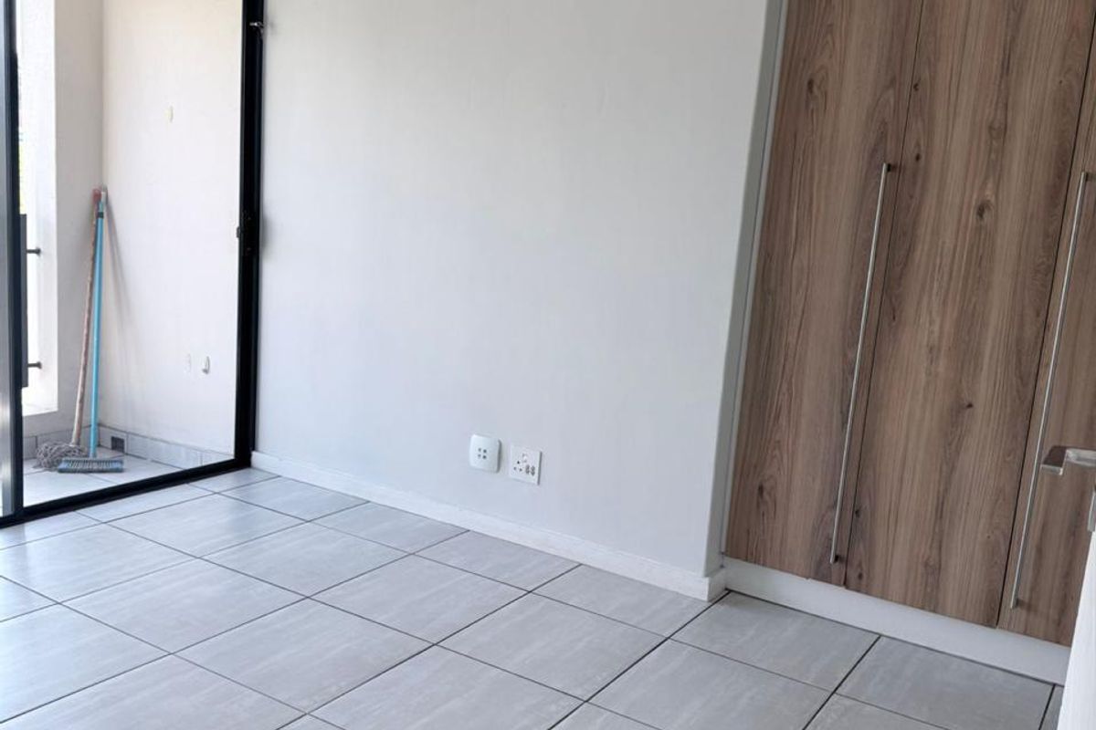 2 bed 2 bath apartment for rent  - Photo 5