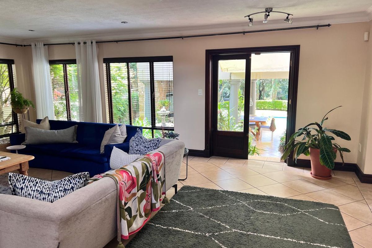 Luxury 4-Bedroom Home in Boardwalk Manor Estate - Available Immediate! - Photo 3