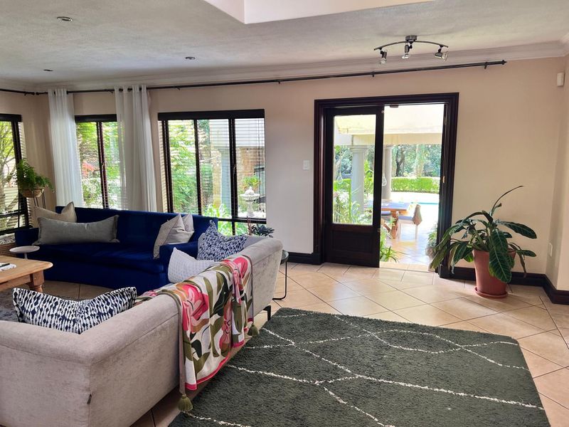 Luxury 4-Bedroom Home in Boardwalk Manor Estate - Available Immediate! - Photo 3