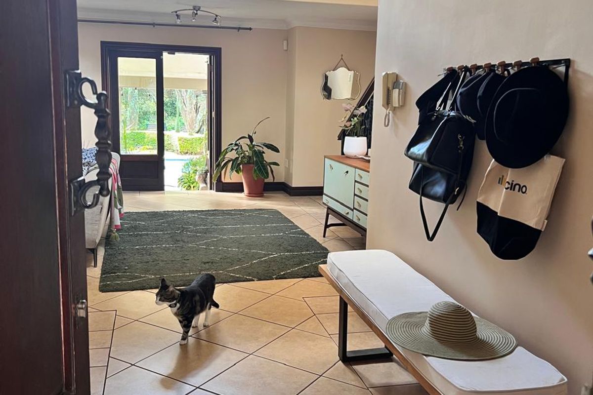 Luxury 4-Bedroom Home in Boardwalk Manor Estate - Available Immediate! - Photo 2