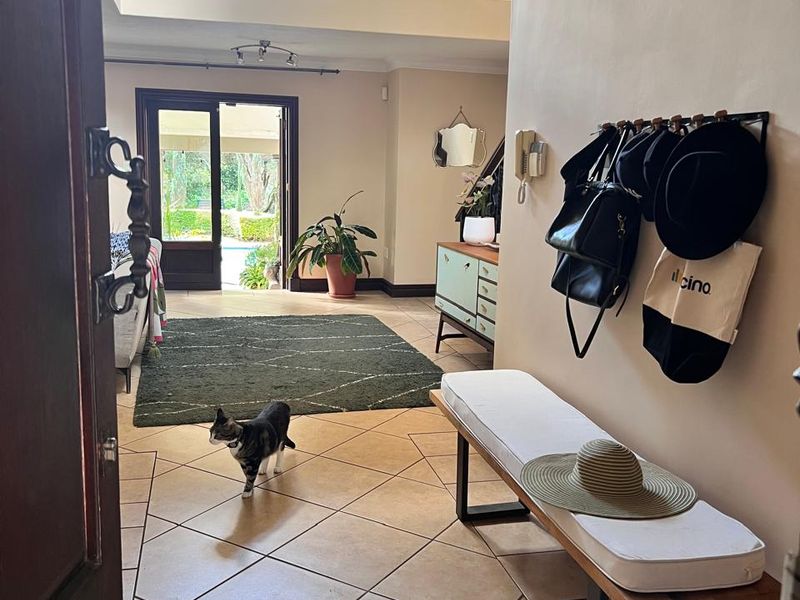 Luxury 4-Bedroom Home in Boardwalk Manor Estate - Available Immediate! - Photo 2