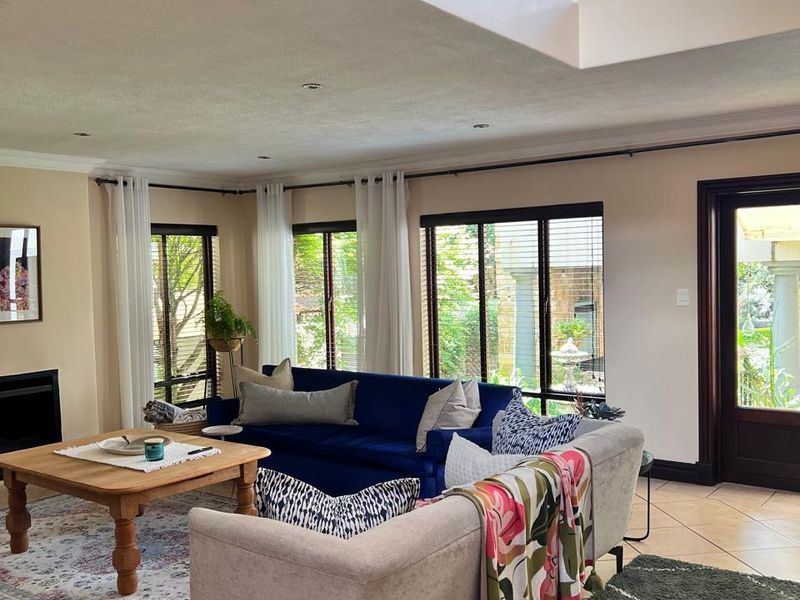 Luxury 4-Bedroom Home in Boardwalk Manor Estate - Available Immediate! - Photo 4