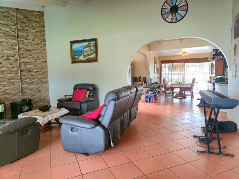 4 Bedroom House for sale in Mount Vernon R1,495,000 - Photo 7