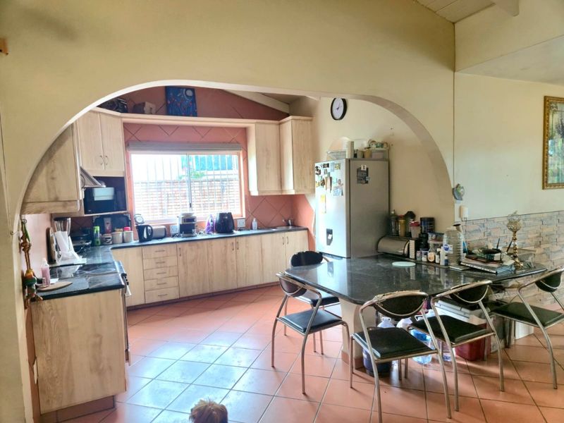 4 Bedroom House for sale in Mount Vernon R1,495,000 - Photo 9