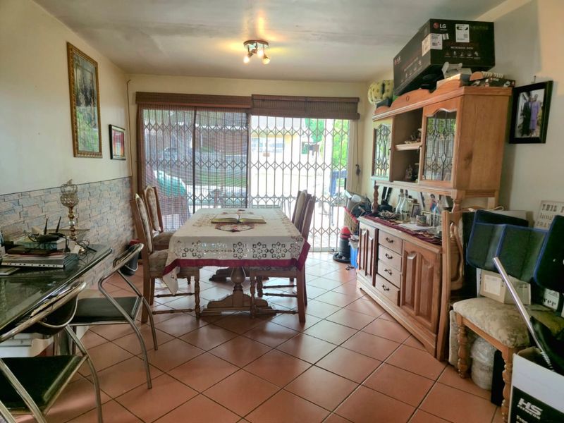 4 Bedroom House for sale in Mount Vernon R1,495,000 - Photo 10