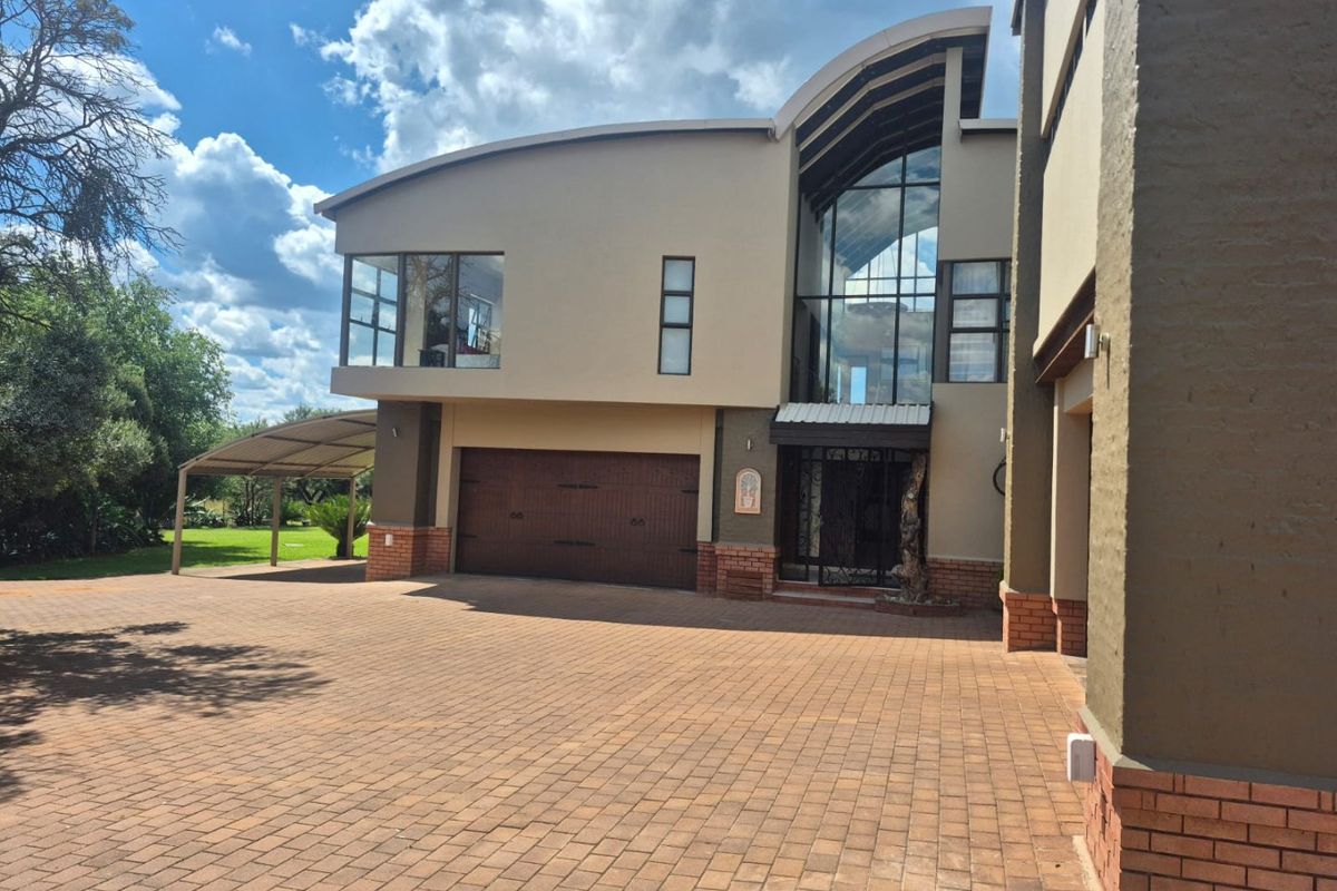 Amazing 4 bedroom house with flatlet double storey in Nature reserve  - Photo 5