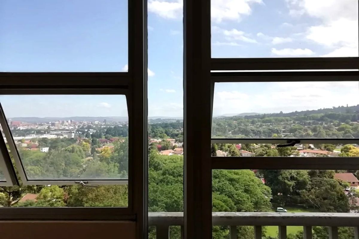 One Bedroom Spacious Apartment with Magnificent views- Forest Water Estate, Chase Valley, Pietermaritzburg - Photo 3