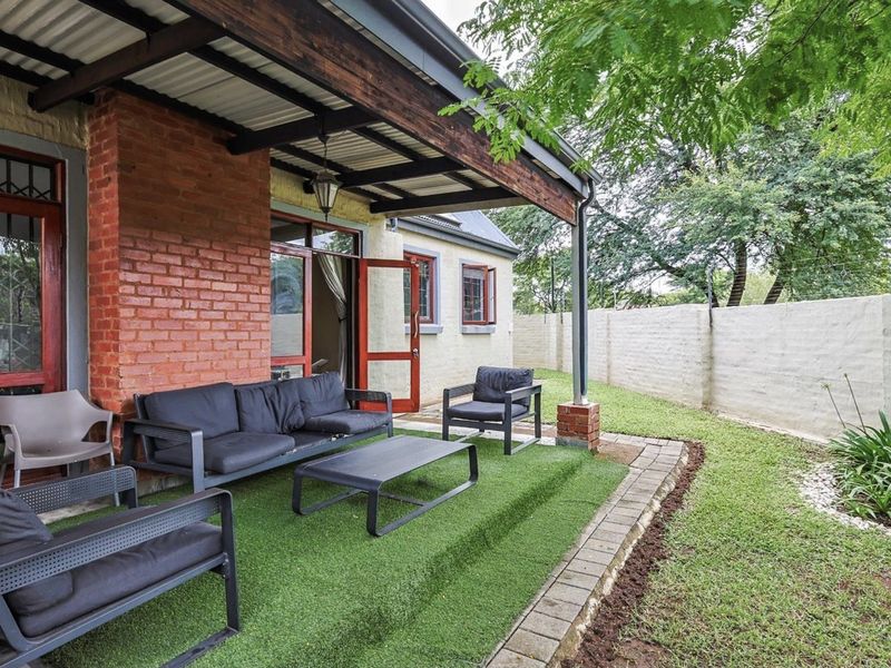 3 bedroom, 2 bathroom house for sale in Equestria  - Photo 2