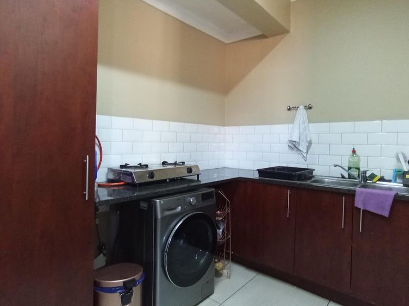 3 bedroom, 2 bathroom house for sale in Equestria  - Photo 8