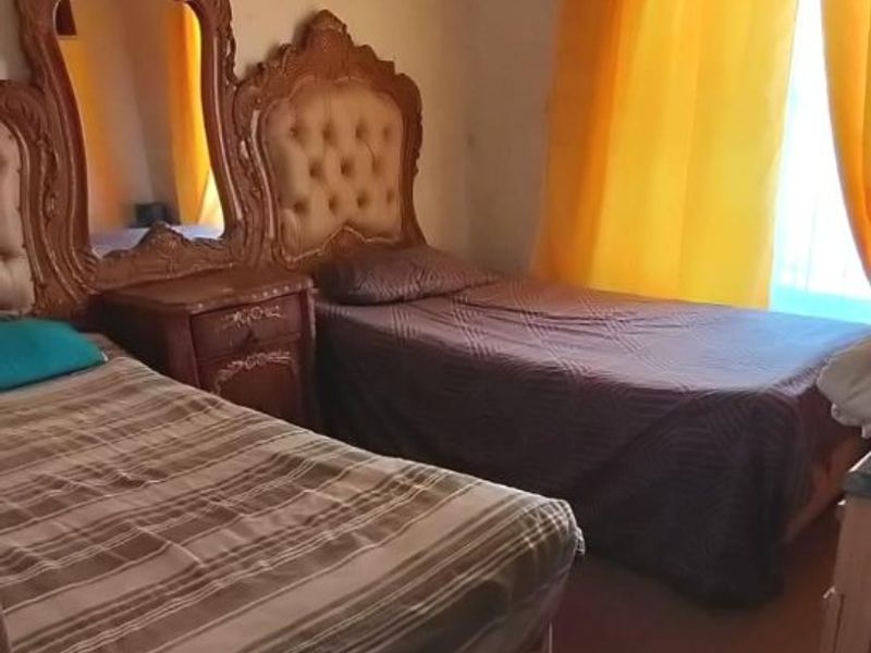 Three bedroom house in a desirable neighborhood  - Photo 9