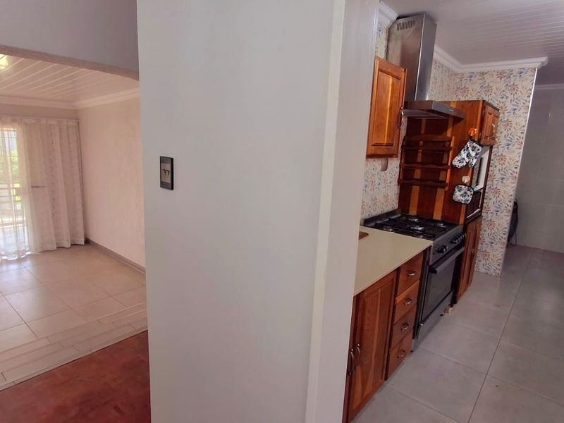 Spacious 4-Bedroom Home Near Primary & High Schools - Photo 7