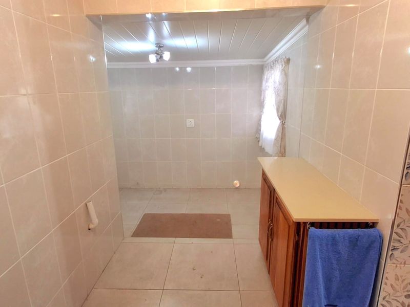 Spacious 4-Bedroom Home Near Primary & High Schools - Photo 8