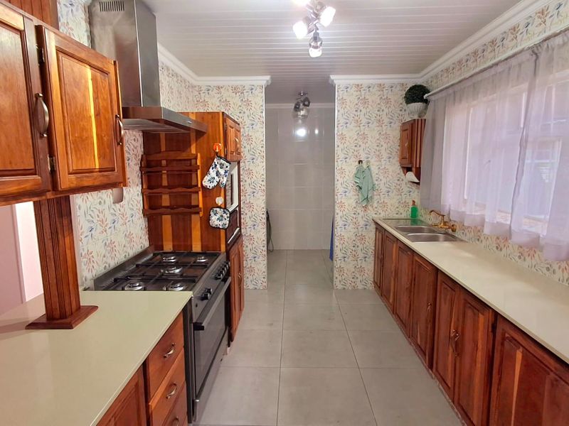 Spacious 4-Bedroom Home Near Primary & High Schools - Photo 6