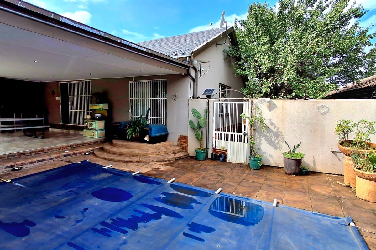 Prime Opportunity for Preschool or Aftercare – Equipped with Borehole & Solar Power - Photo 5