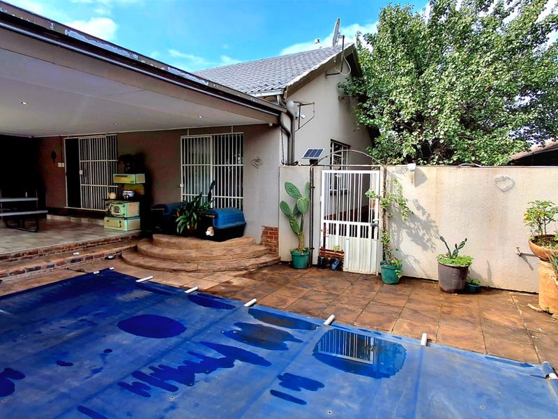 Prime Opportunity for Preschool or Aftercare – Equipped with Borehole & Solar Power - Photo 5