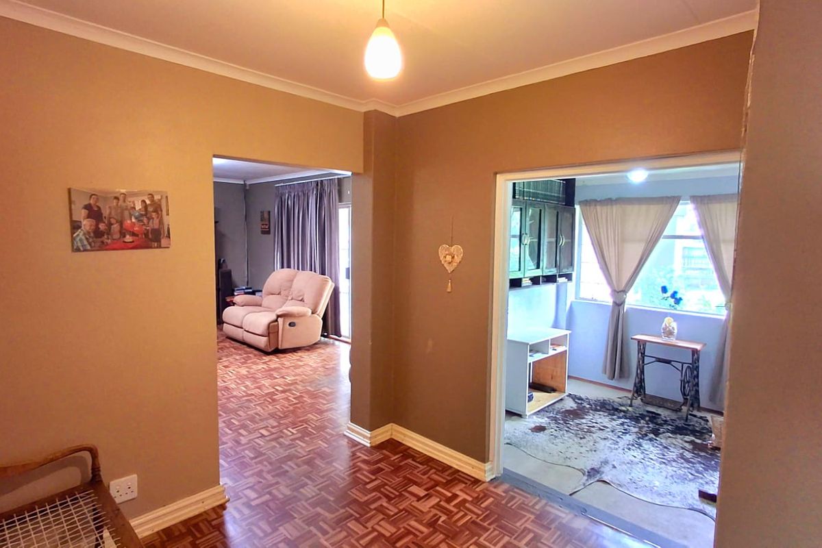 Prime Opportunity for Preschool or Aftercare – Equipped with Borehole & Solar Power - Photo 2