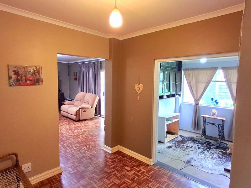 Prime Opportunity for Preschool or Aftercare – Equipped with Borehole & Solar Power - Photo 2