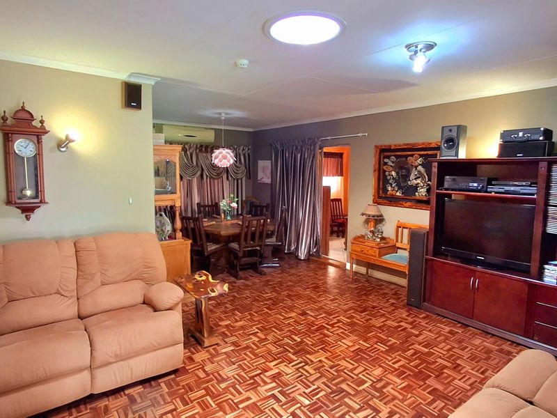 Prime Opportunity for Preschool or Aftercare – Equipped with Borehole & Solar Power - Photo 7