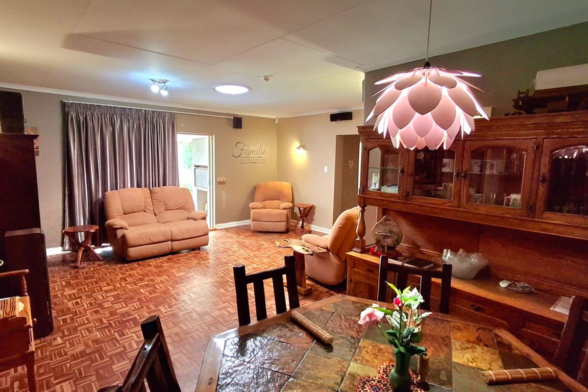 Prime Opportunity for Preschool or Aftercare – Equipped with Borehole & Solar Power - Photo 3