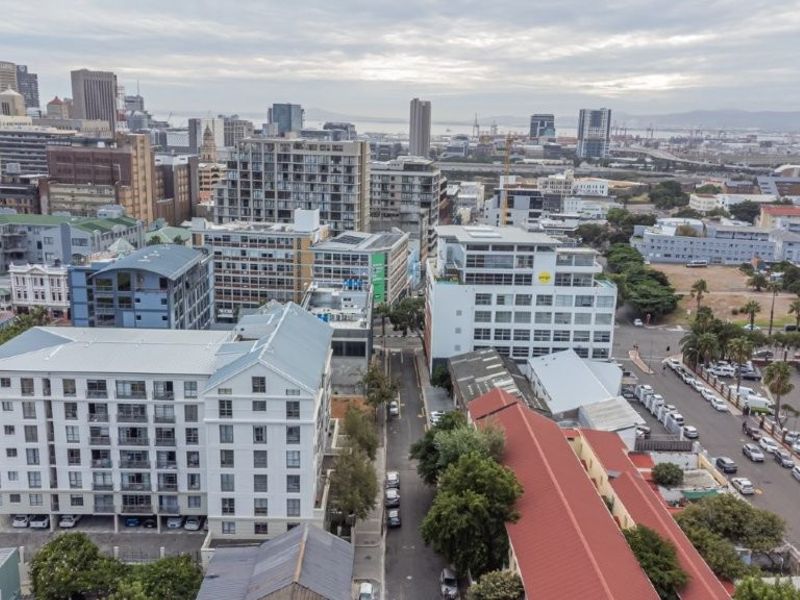 2-Bedroom Apartment With Stunning Table Mountain Views! - Photo 9