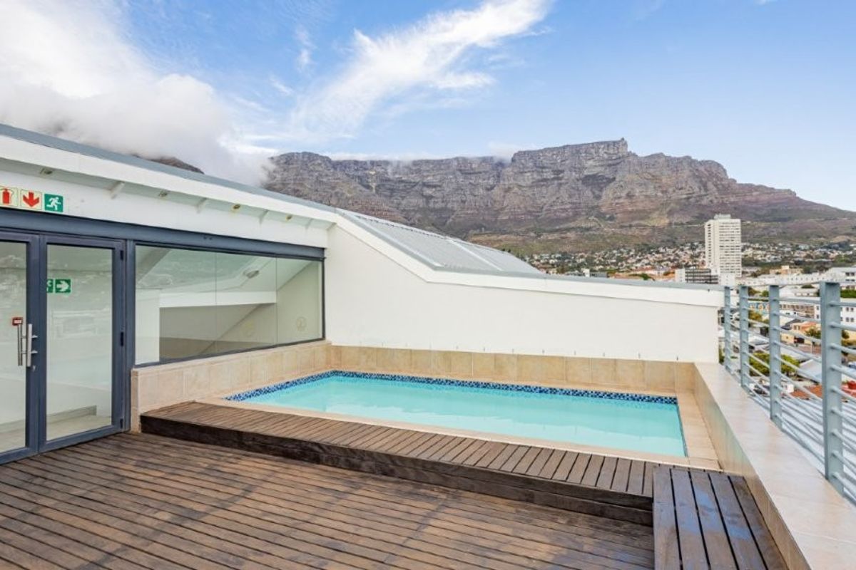 2-Bedroom Apartment With Stunning Table Mountain Views! - Photo 2