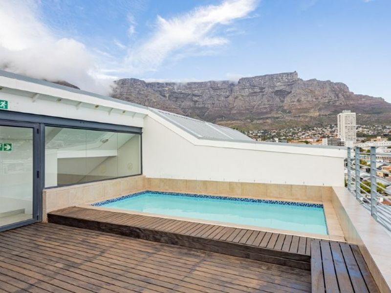 2-Bedroom Apartment With Stunning Table Mountain Views! - Photo 2