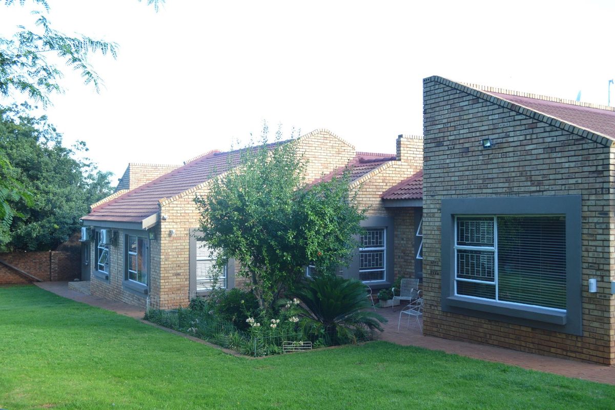 Sole and exclusive mandate..Work-from-Home Dream – 4 Bedroom Home with Large Workshop & Exceptional Parking Space in Doringkruin - Photo 3