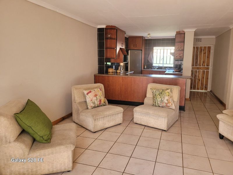 One Price. Two Houses. Endless Possibilities!! 4 Bed & 3 Bed House!!! - Photo 8