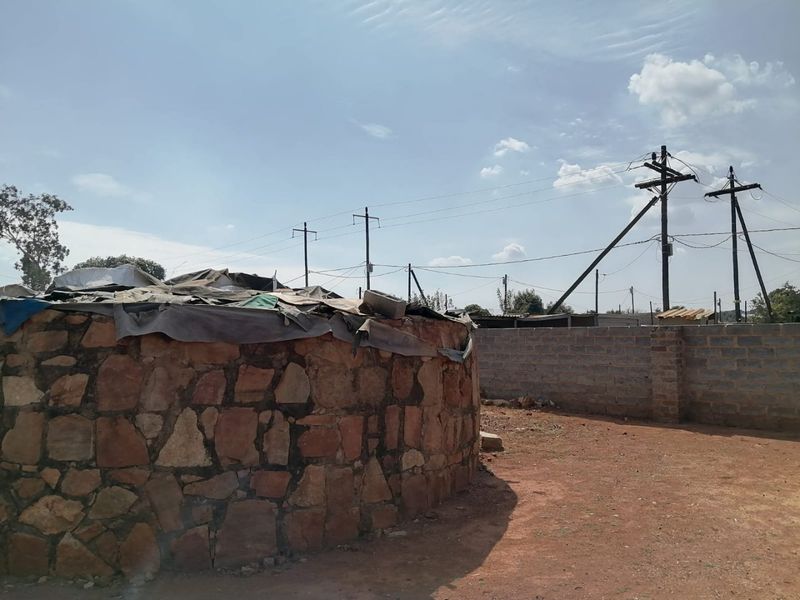 ACANT STAND FOR SALE LOCATED IN TEMBISA, DUDUZA SECTION - Photo 8