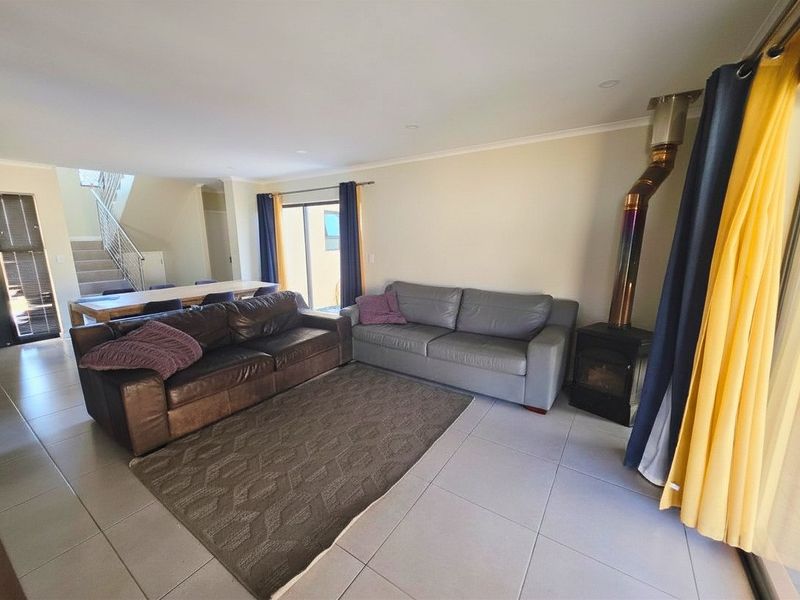 That rare five-bedroom find in the heart of Sandown | Bold on the outside. Exceptional on the inside - Sole Mandate - Photo 8