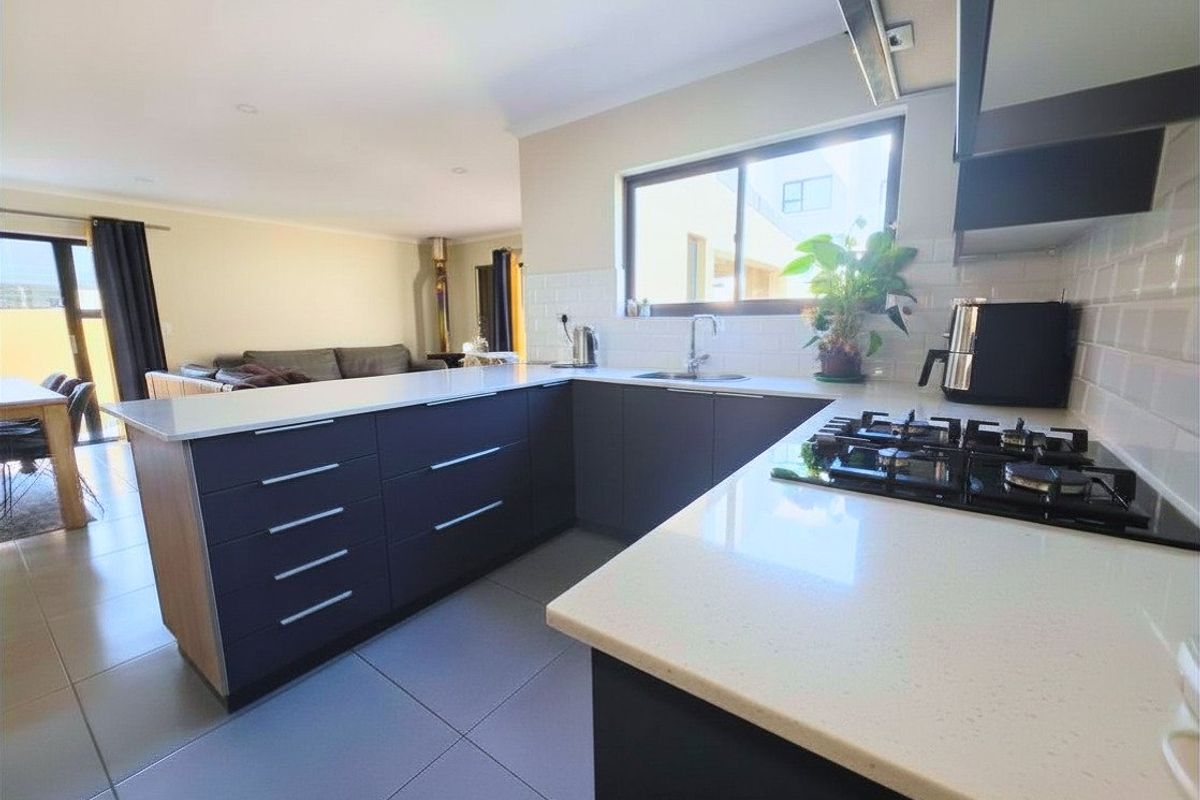 That rare five-bedroom find in the heart of Sandown | Bold on the outside. Exceptional on the inside - Sole Mandate - Photo 4