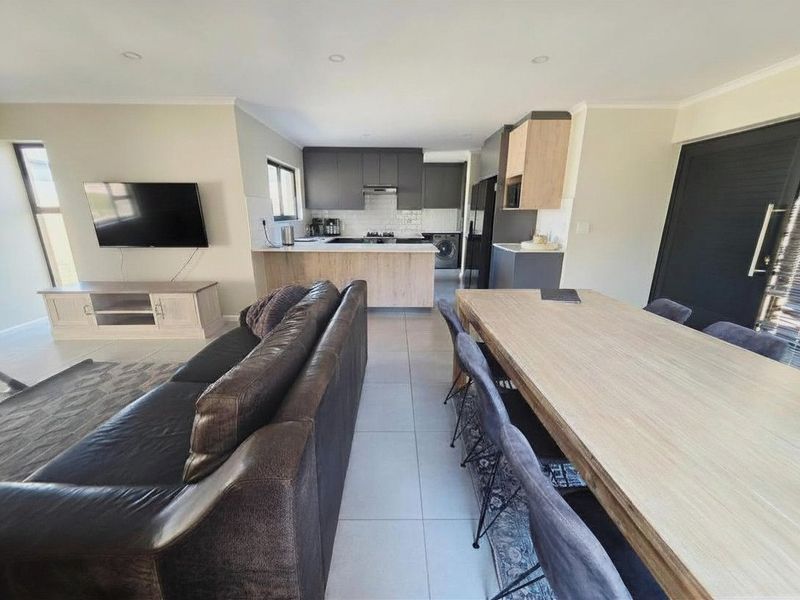 That rare five-bedroom find in the heart of Sandown | Character on the outside. Exceptional on the inside — Sole Mandate - Photo 8