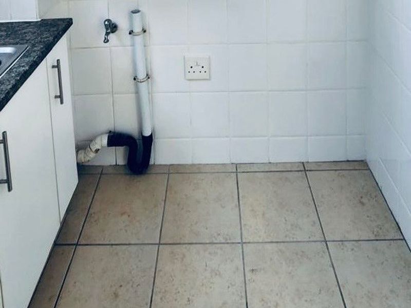 Cozy Two-Bedroom Apartment in the Heart of Morningside - Photo 10