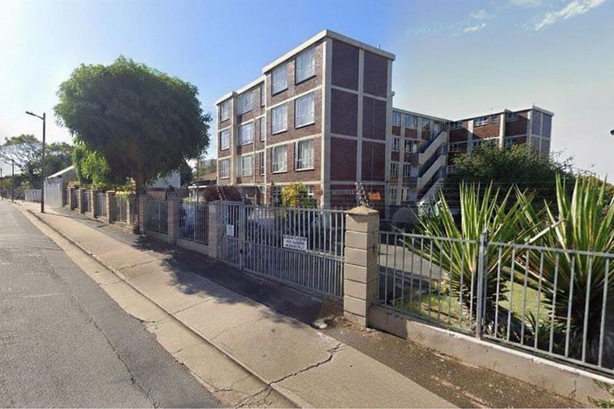 Cozy Two-Bedroom Apartment in the Heart of Morningside - Photo 3