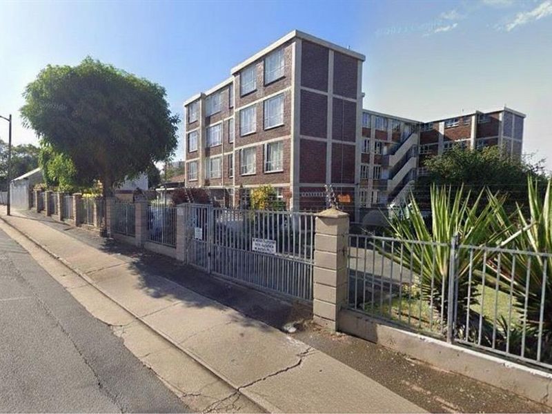 Cozy Two-Bedroom Apartment in the Heart of Morningside - Photo 3