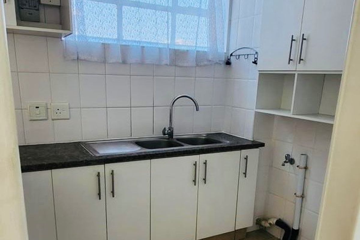 Cozy Two-Bedroom Apartment in the Heart of Morningside - Photo 5