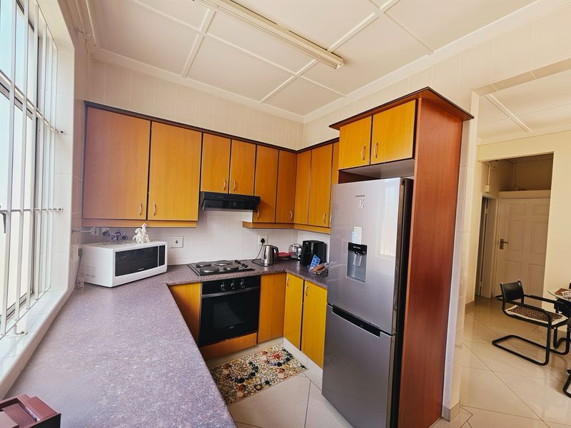PRICE FURTHER REDUCED! Move-In Ready 2-Bedroom Apartment with in Secure Glenwood - Photo 5