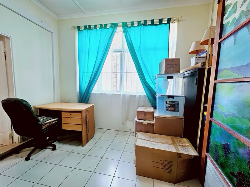 PRICE FURTHER REDUCED! Move-In Ready 2-Bedroom Apartment with in Secure Glenwood - Photo 6