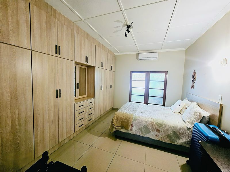 PRICE FURTHER REDUCED! Move-In Ready 2-Bedroom Apartment with in Secure Glenwood - Photo 8