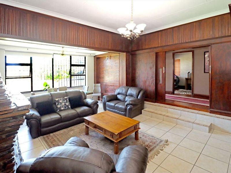 Spacious Home with Ample Parking and Extra Features - Photo 2