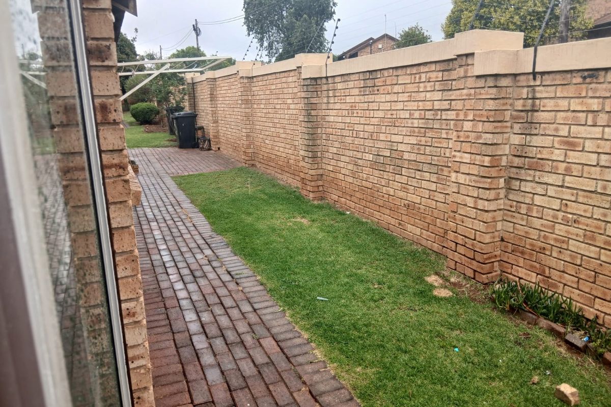 2 Bedroom Apartment For Sale - Photo 5