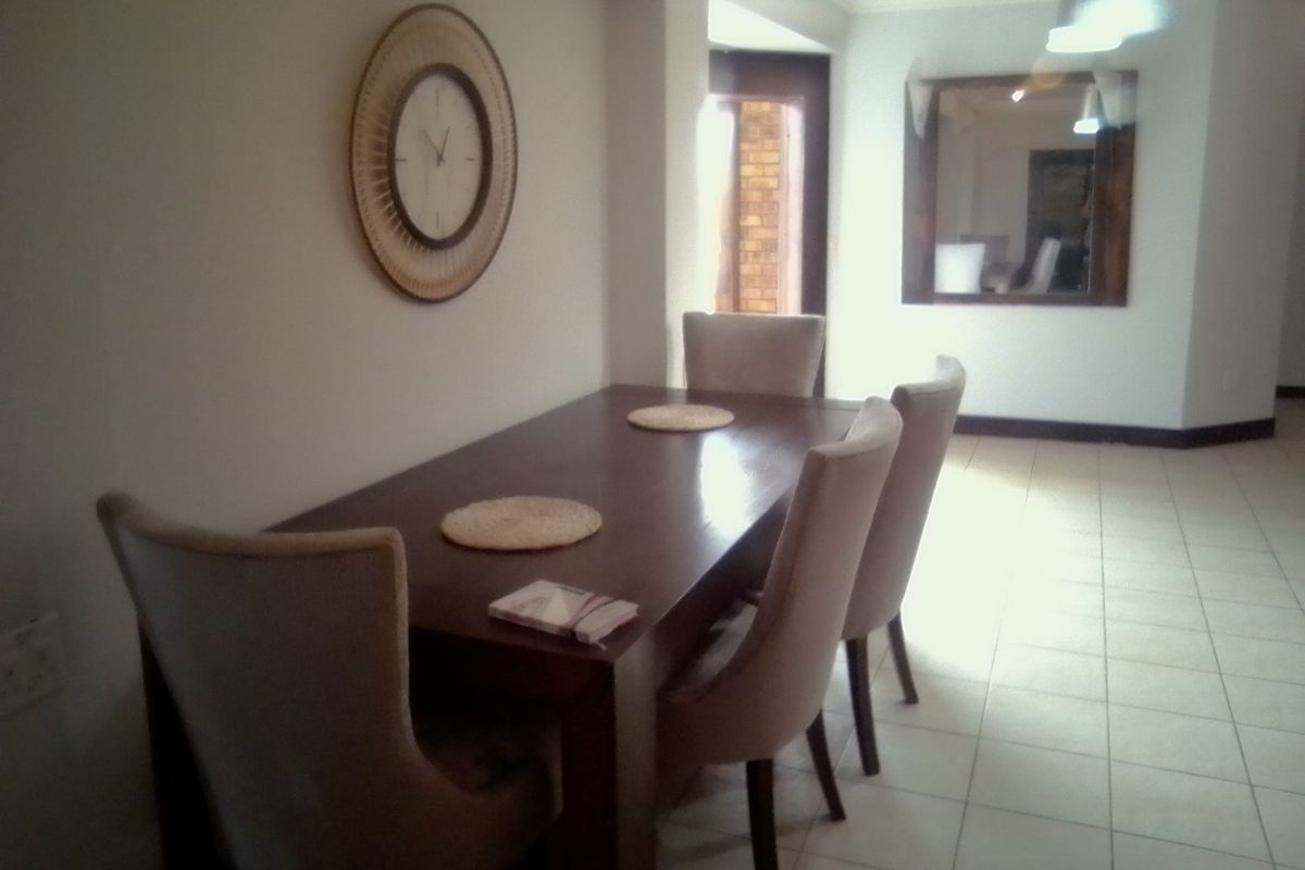 3 Bedroom and 3 Bathroom house For Sale in Helderwyk Estate - Photo 3