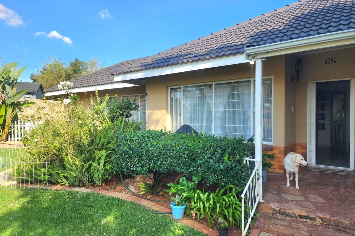 3 BEDROOM HOUSE PLUS 3 BEDROOM FLATLET IN ADAMAYVIEW - Photo 3