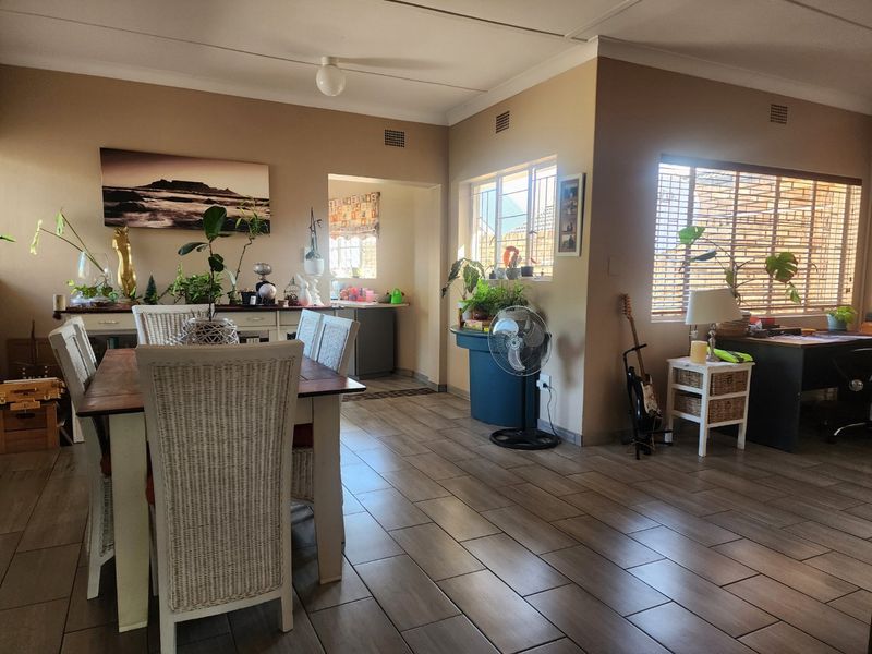 3 BEDROOM HOUSE PLUS 3 BEDROOM FLATLET IN ADAMAYVIEW - Photo 8