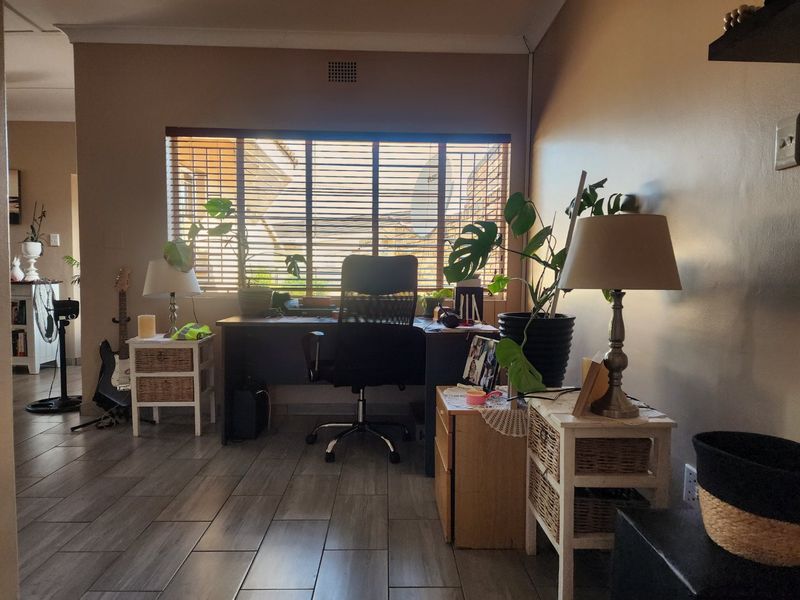 3 BEDROOM HOUSE PLUS 3 BEDROOM FLATLET IN ADAMAYVIEW - Photo 6