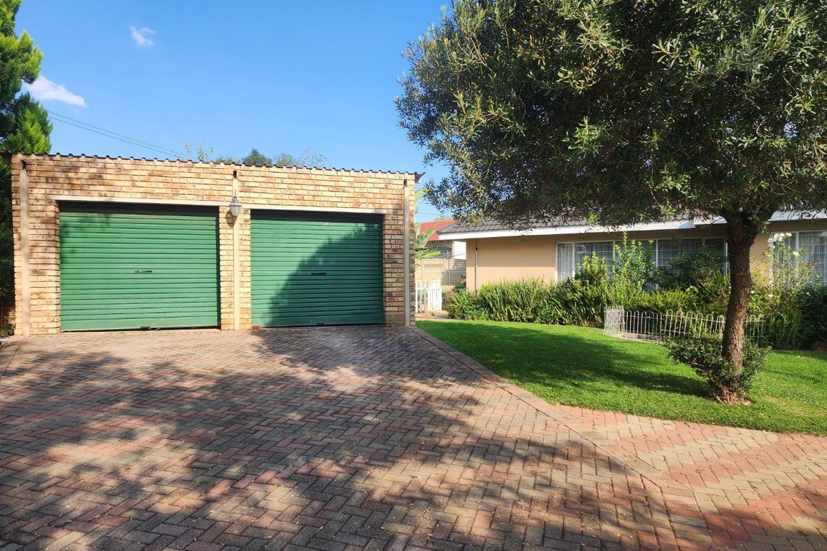 3 BEDROOM HOUSE PLUS 3 BEDROOM FLATLET IN ADAMAYVIEW - Photo 2