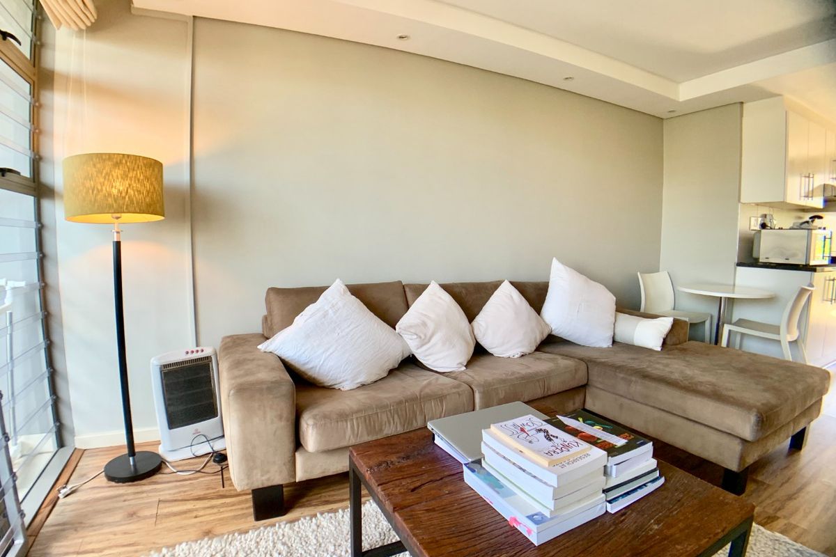 1 Bedroom, 1 Bathroom, Parking  - Photo 2